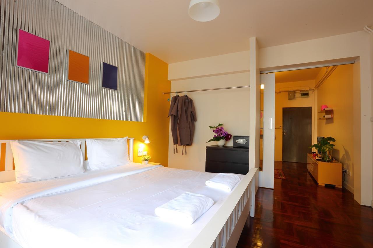 Baan Saladaeng Boutique Guesthouse Bangkok Bagian luar foto