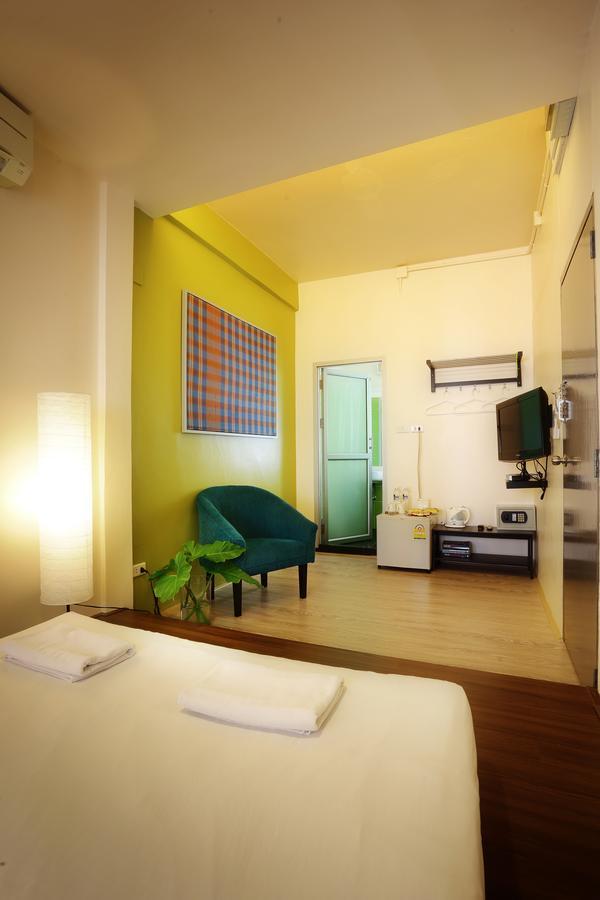 Baan Saladaeng Boutique Guesthouse Bangkok Bagian luar foto