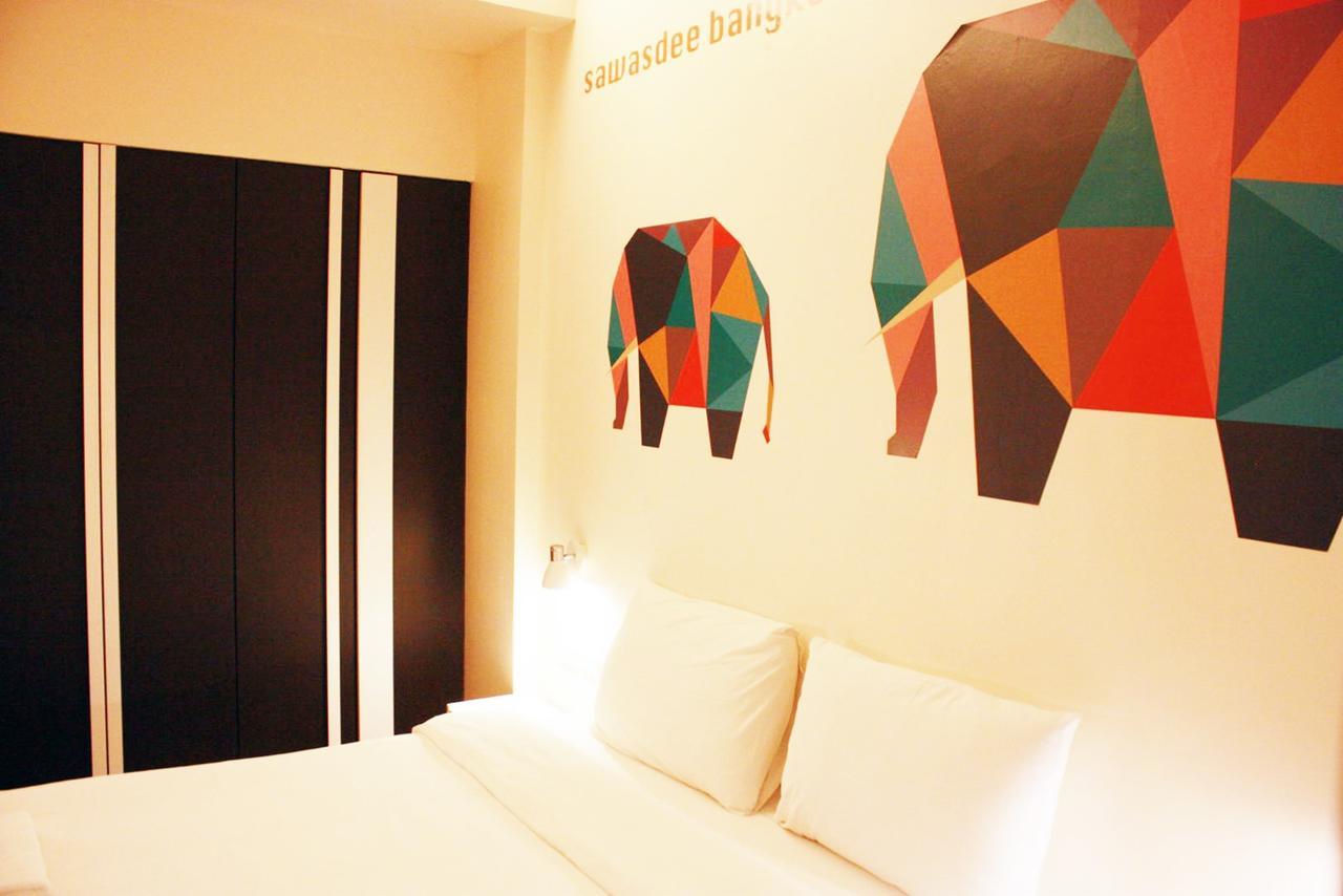 Baan Saladaeng Boutique Guesthouse Bangkok Bagian luar foto